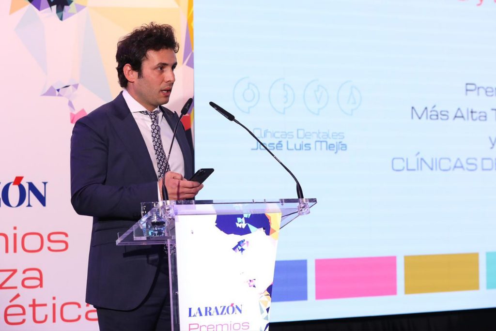 Premios La Razón Las Clínicas Dentales José Luis Mejía reciben el premio Belleza y Estética de La Razón
